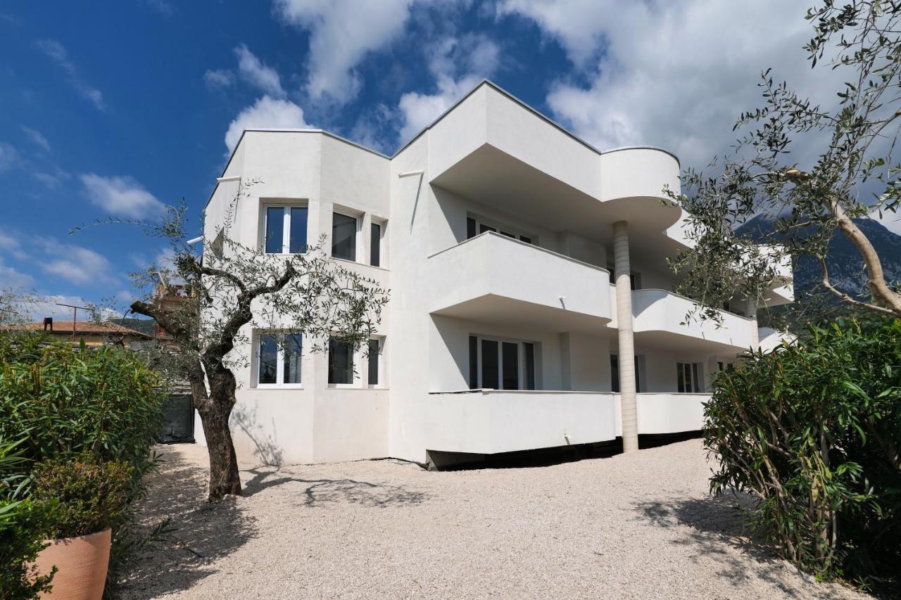 טוסקולנו מדרנו Borgo Degli Ulivi Residence Di Olympic Garda Lake מראה חיצוני תמונה